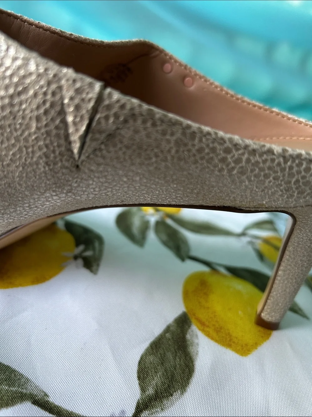 Calvin Klein Metallic Gold Two-Band Women’s Heels Sandal Size 11